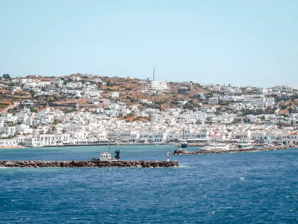 Ausblick vom Kreuzfahrtschiff auf Mykonos