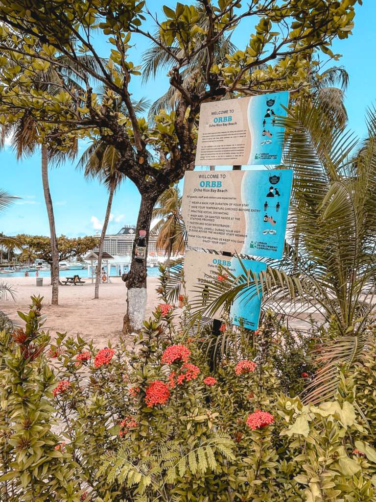 Ocho Rios Bay Beach Schilder