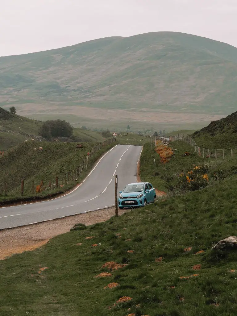 Mit dem Auto im Cairngorms Nationalpark