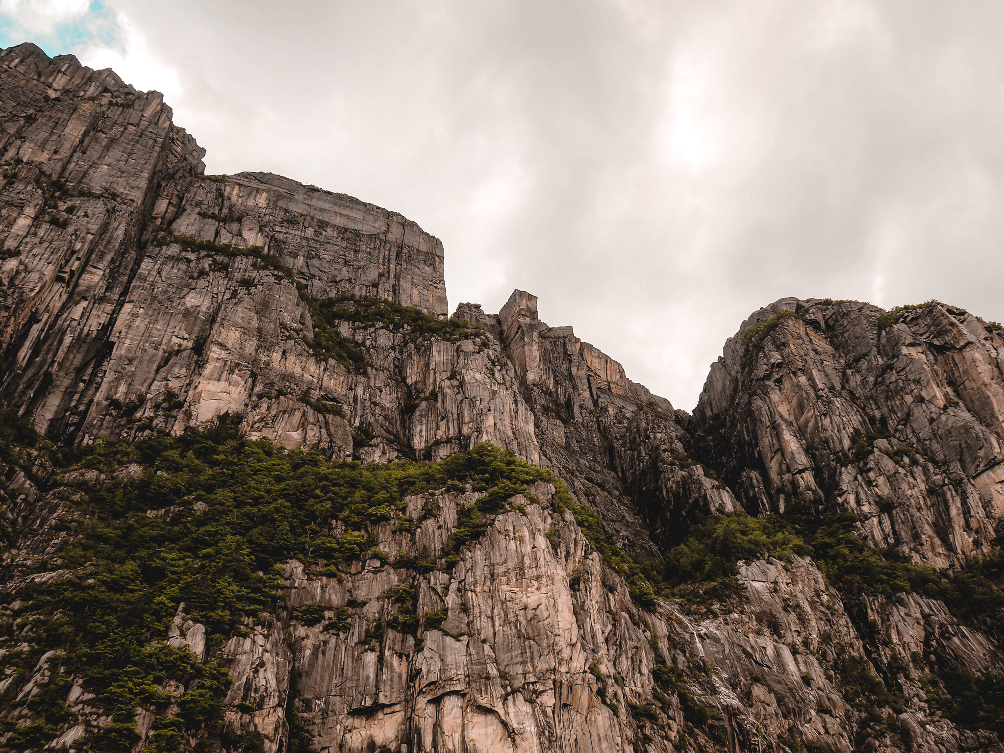 Preikestolen von unten