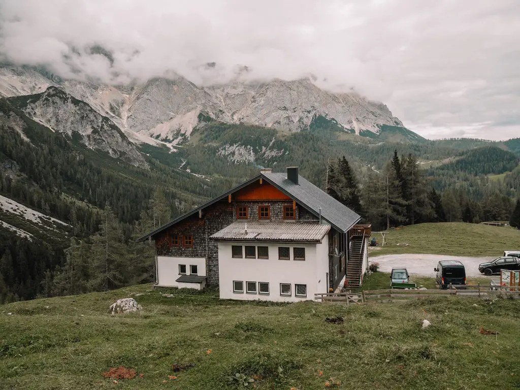 Blick auf Bachlalm von Murmeltierwiese