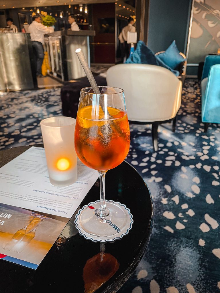 Aperol Spritz im Blue Room an Board der Vasco da Gama