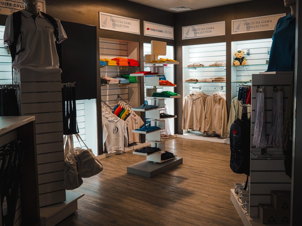 Shopping an Board der Vasco da Gama