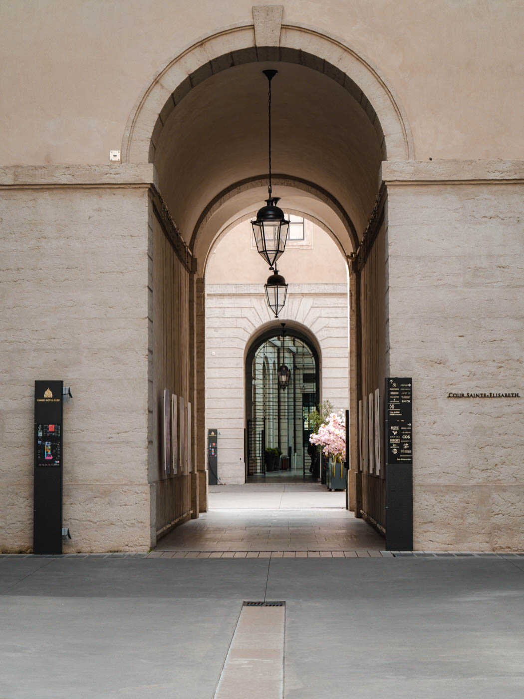 Hôtel-Dieu de Lyon innenhof