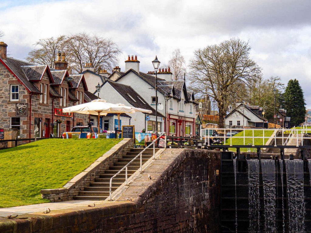 canal side fort augustus