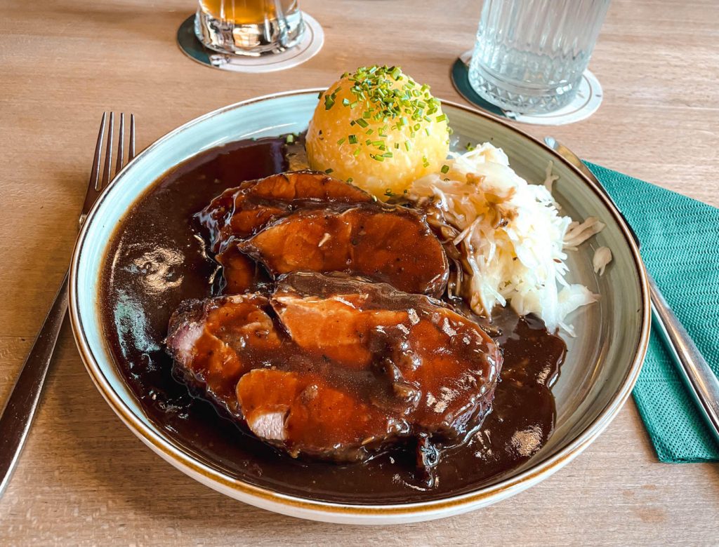 Brauereigasthof Zum Kuchlbauer Schweinebraten