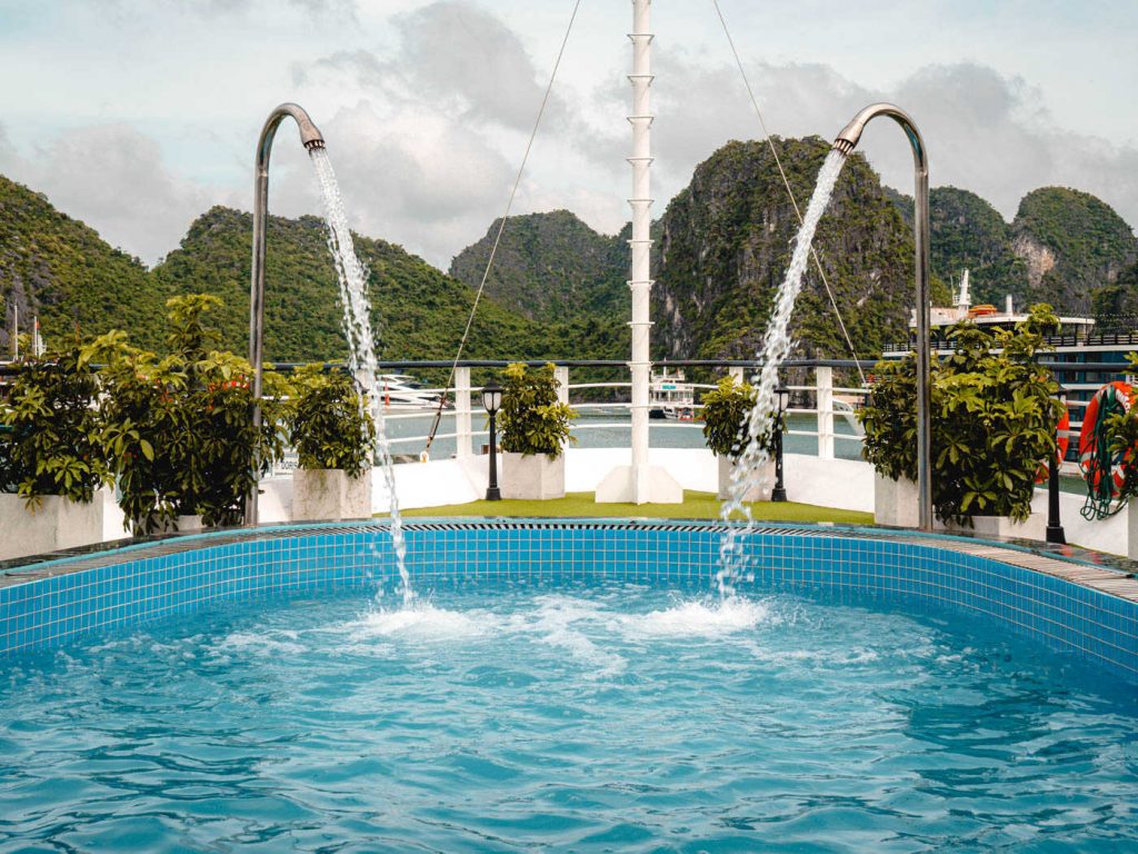 Doria Cruise Pooldeck