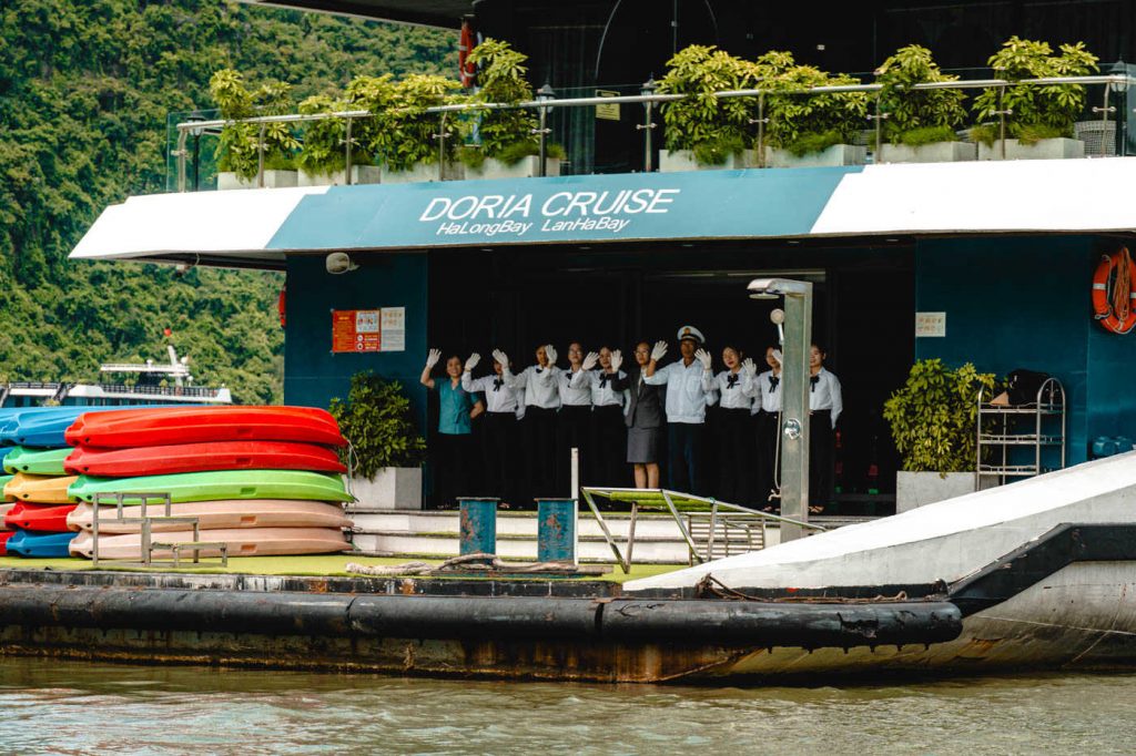 Doria Cruise Begrüßung Crew Mitglieder